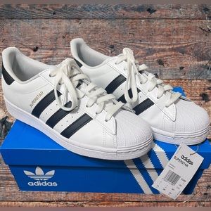 Adidas women’s superstars